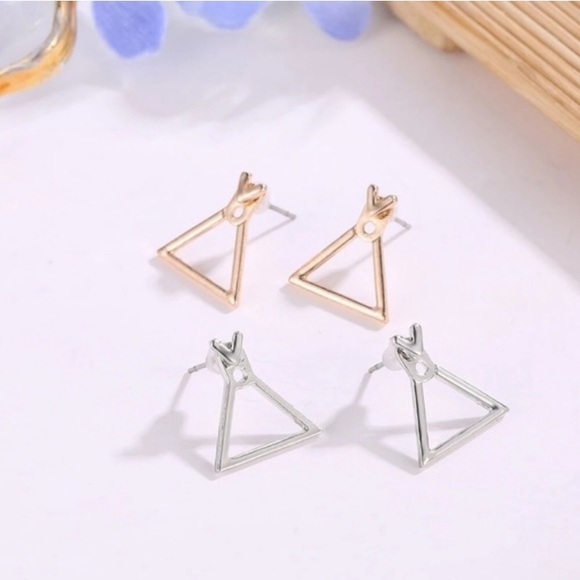 ⚜️[𝟯/$𝟭𝟴]⚜️Gold Triangle Jacket Earrings NEW - Picture 8 of 11